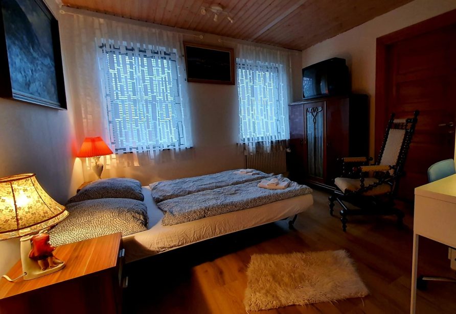 Retro-style Family Suite